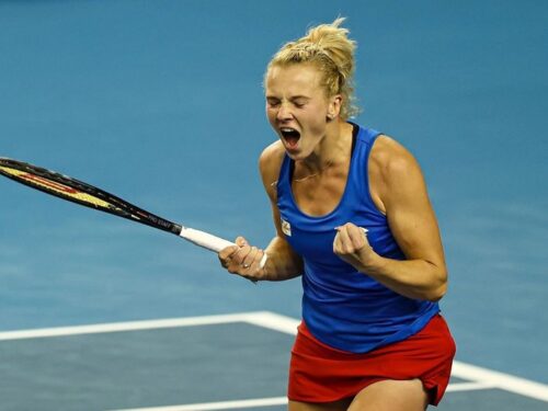 Siniaková zakončí rok jako světová jednička v deblu, vyrovná rekord Navrátilové