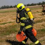 V Kuklenách vypukl požár statku a zničil celou střechu, nikdo nebyl zraněn