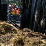 V Kuklenách vypukl požár statku a zničil celou střechu, nikdo nebyl zraněn