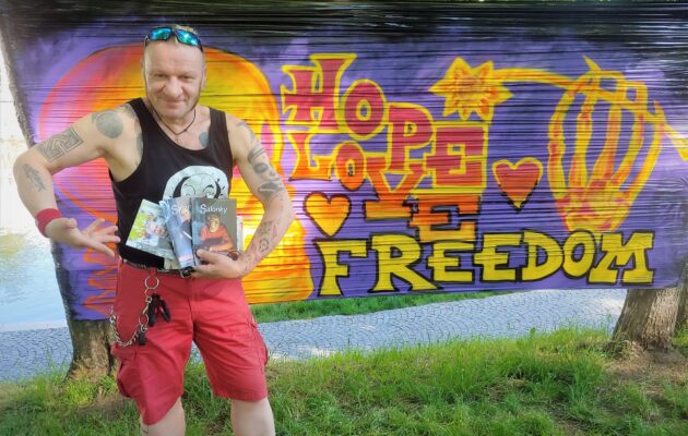 Street art může kultivovat diváka a mít vliv na jeho mentální růst, říká sochař