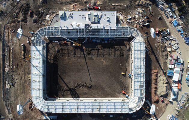 Žádné zpoždění, stadion bude v červnu hotový, potvrzuje klub i stavební firma