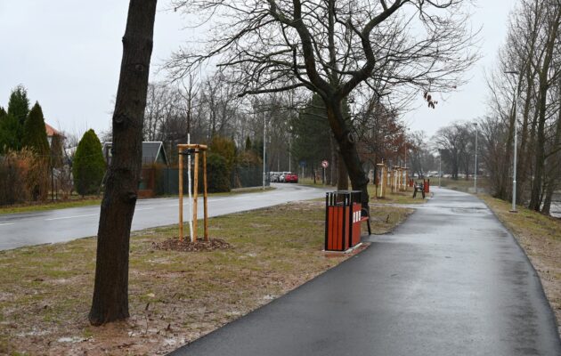 Práce u DTJ jsou po roce hotové. Vznikla nová silnice, cyklostezka i parkoviště