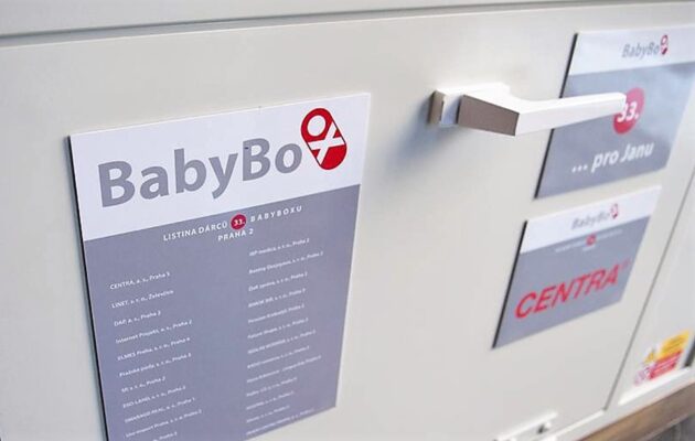 Do babyboxu v Hradci někdo odložil holčičku, dostala jméno Olinka