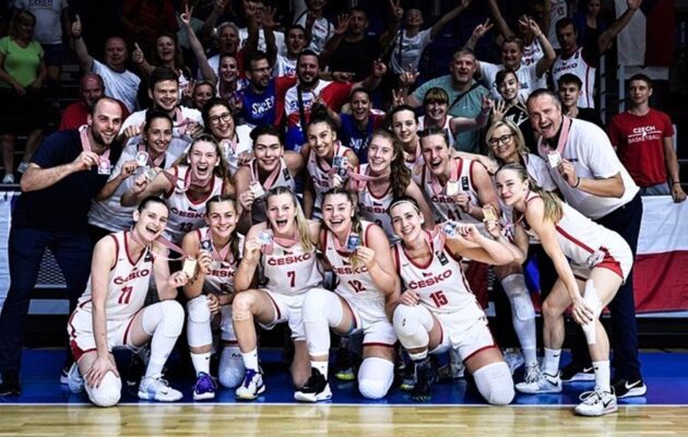 Trenérka Ptáčková dovedla basketbalistky do 20 let ke stříbru na ME