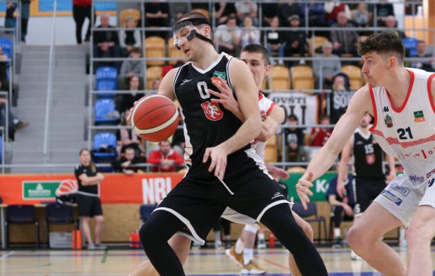 Královští sokoli přetlačili v dohrávce Brno a unikají předkolu