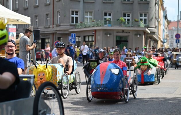 FOTO, VIDEO: Hradec v sobotu hostí evropský šampionát vozítek s pedály