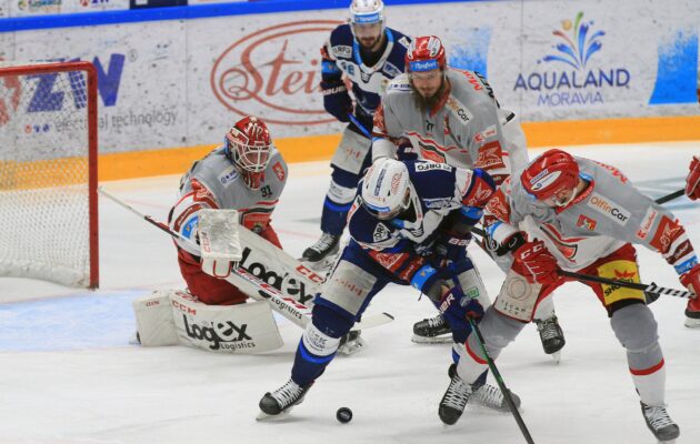 Hradec má v držení první příčku. Vyhrál na ledě Komety