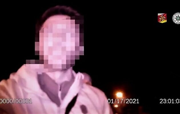 Opilého agresivního cizince zpacifikovala policie, z republiky byl vyhoštěn