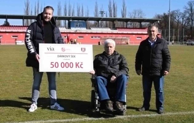Fotbalová Slavia podpořila handicapované sportovce v Čechii
