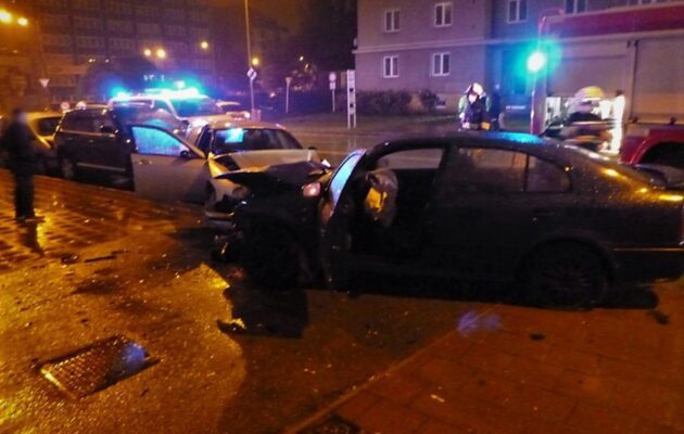 Na silnicích krajského města a okolí se bouralo, zranily se tři osoby