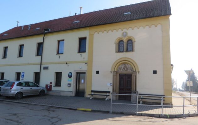 Mezi klienty domovů pro seniory mírně stoupl počet covidových nákaz