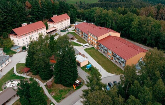 Chybami v krajském domově seniorů v Tmavém Dole se bude zabývat i policie