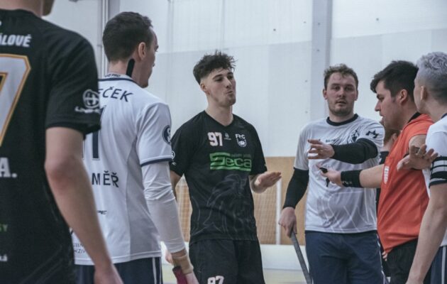Florbalisté emotivní čtvrtfinále zvládli, v semifinále je čekají Čelákovice