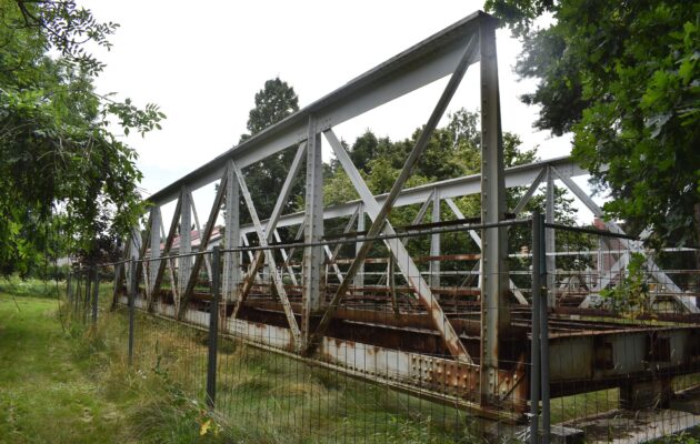Svinarský most se dočká záchrany. V pondělí ho čeká přesun na letiště
