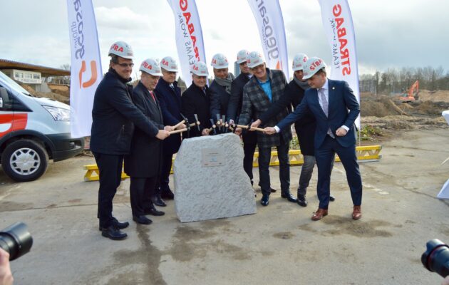 Hradec oficiálně začal stavět fotbalový stadion. Hotovo bude za 14 měsíců