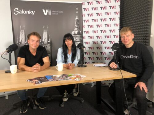 V Hradci se dělá dobré divadlo, říkají herci Martin Klapil a Maria Leherová