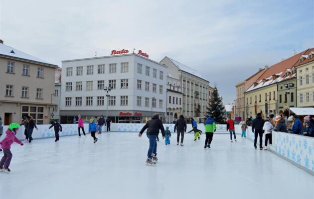 Od prosince do března. Hradec bude mít v centru už letošní zimu umělé kluziště
