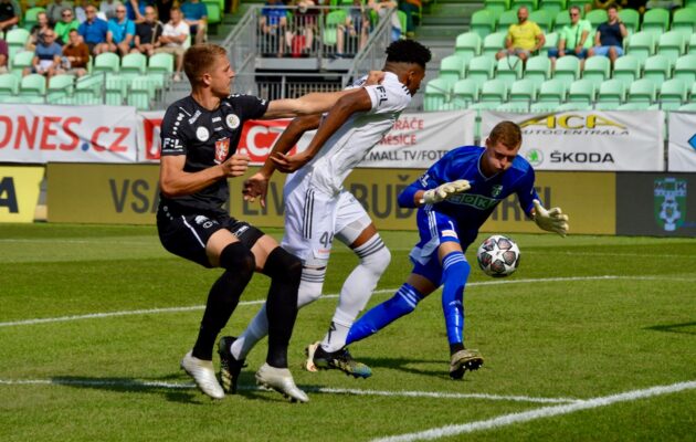 Z Karviné s bodem. Nevyužité šance stály Hradec vítězství