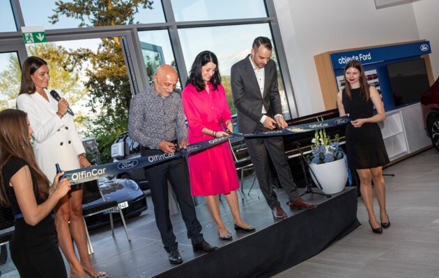 Po komplexní rekonstrukci otevřel v Hradci nový showroom značky Ford