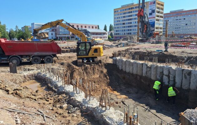 OBRAZEM: Na křižovatce Mileta začala stavba podchodů