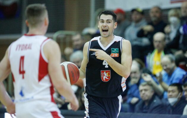 Čtvrtá výhra v řadě. Královští sokoli zhasli Slunetu ve druhé půli