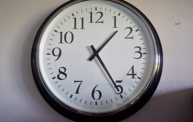 Nezapomeňte, přechází se na zimní čas. Ručičky se posunou o hodinu zpět