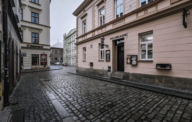 Po nucené pauze se hospody v centru Hradce Králové rychle plní