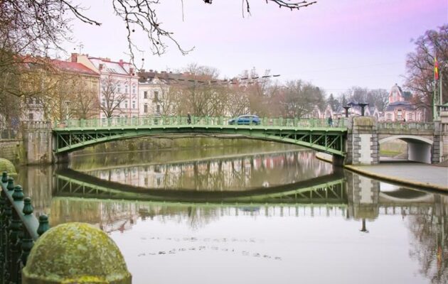 Další problém pro řidiče. Od pondělí se na čtyři měsíce uzavře Pražský most