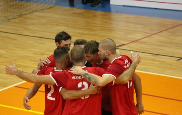 Svátek volejbalu! Rozjetí hradečtí hráči přivítají v úterý extraligovou Příbram