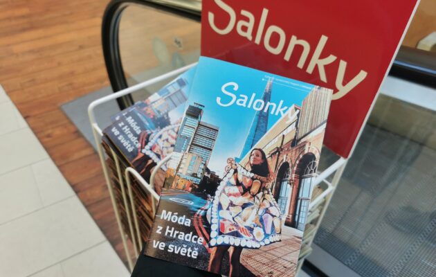 Pozor! Začala distribuce listopadových Salonek v Hradci Králové