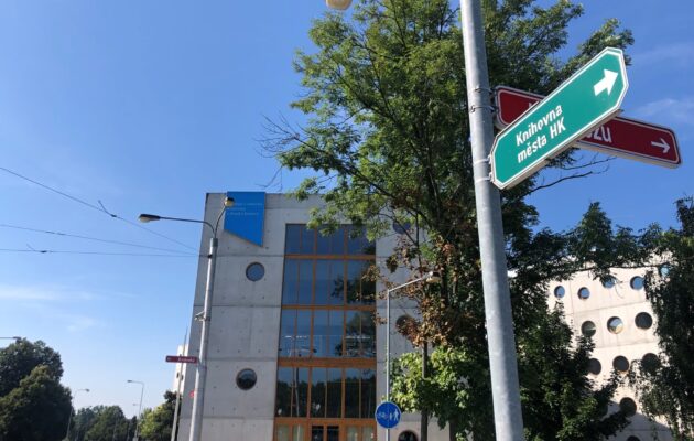 Papír nebo čtečka? V knihovnách si můžete půjčit i e-knihy