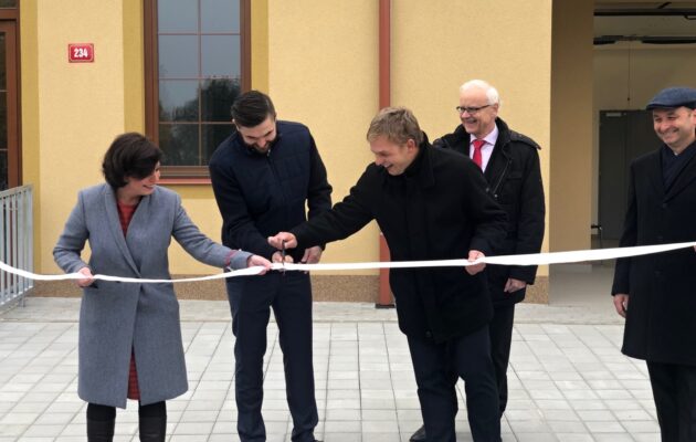Sbírky jičínského muzea mají nový domov. Nový depozitář už se plní