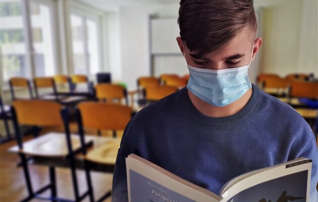 Kam na střední? Deváťákům a jejich rodičům pomůže krajská informační linka