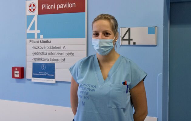 Potěší, když se zlepší zdravotní stav pacientů, sdělila Salonkám zdravotní sestra