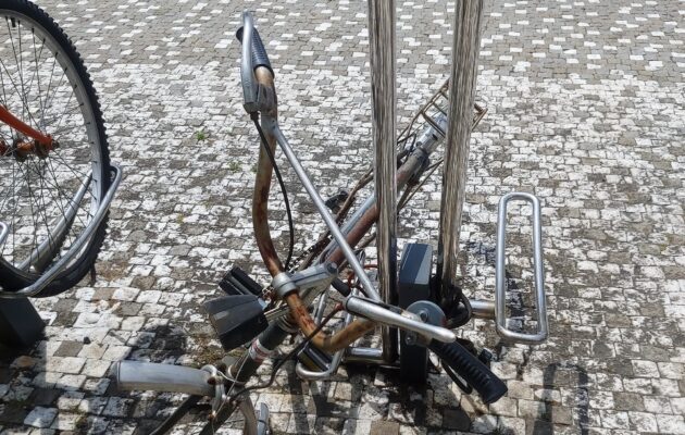 Město si posvítilo na cyklovraky, začínají mizet z veřejných míst