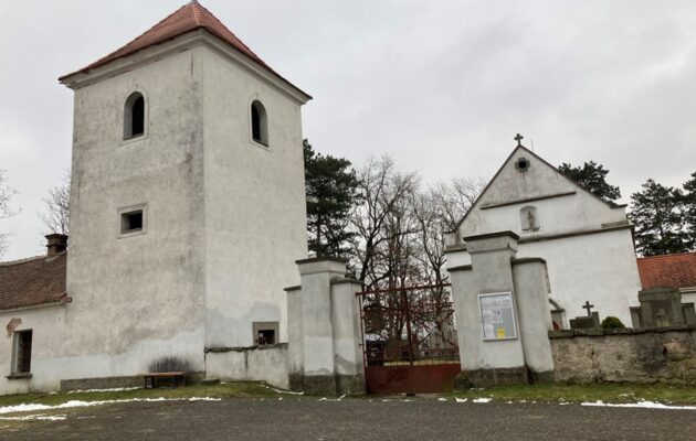 Obnovu poutního kostela sv. Václava na Chloumku podpořila Nadace ČEZ