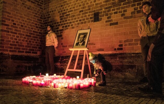 Hradečtí vysokoškoláci oslaví 17. listopad svíčkovým průvodem i koncertem