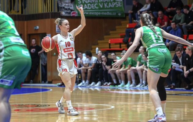 Lvice zvládly i druhý zápas v sérii a jsou blízko postupu do semifinále