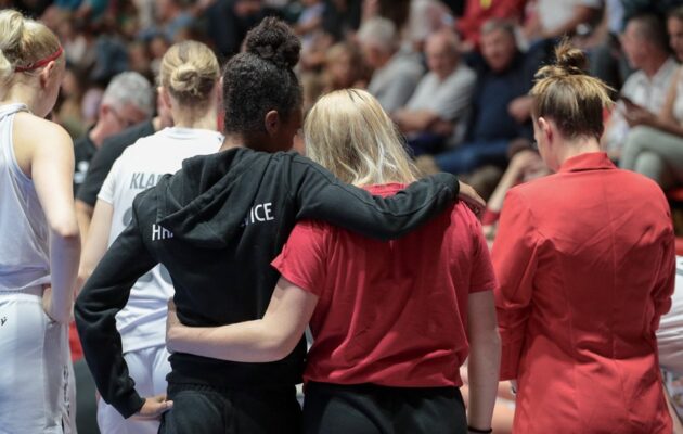 Přijďte podpořit Lvice! Reprízu duelu o bronz doprovodí charitativní akce