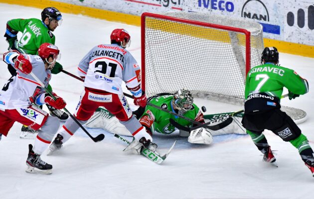 Hradec udolal Bruslaře v nájezdech a vede tabulku o dva body