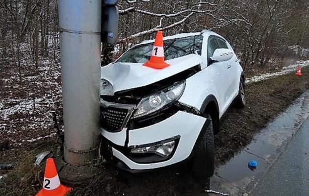 Opilá řidička havarovala a pak šla domů, nadýchala skoro tři promile