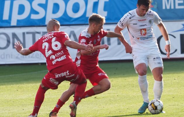 Východočeské derby rozhodl Pavel Černý. Votroci padli v Pardubicích