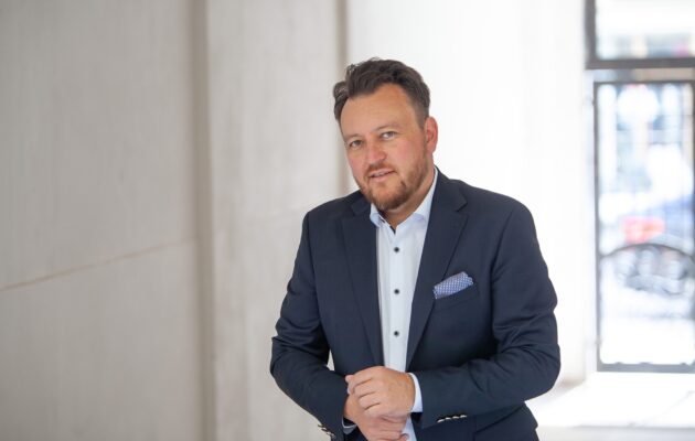 Pavel Staněk: Pomáhat je potřeba v Hradci i v poslanecké sněmovně