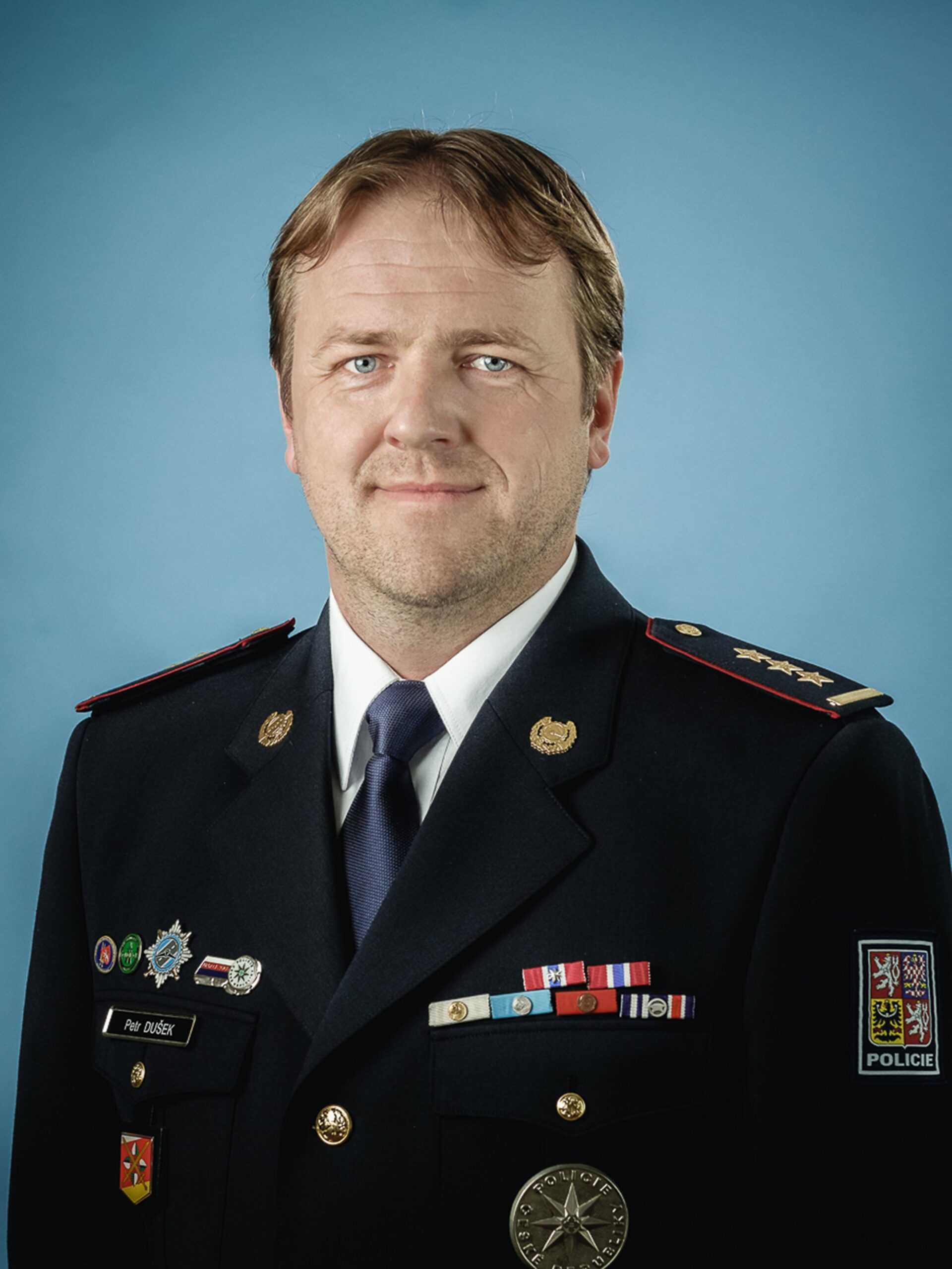 Uniformovanou Policii V Hradeck m Kraji Vede B val f Dopravn Uniformovanou Policii V Hradeck m Kraji Vede B val f Dopravn