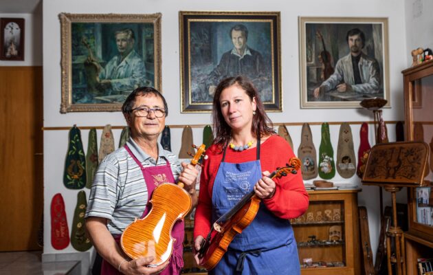 K jubileu houslařů vyšla kniha 100 let ateliéru Pilař v Hradci Králové