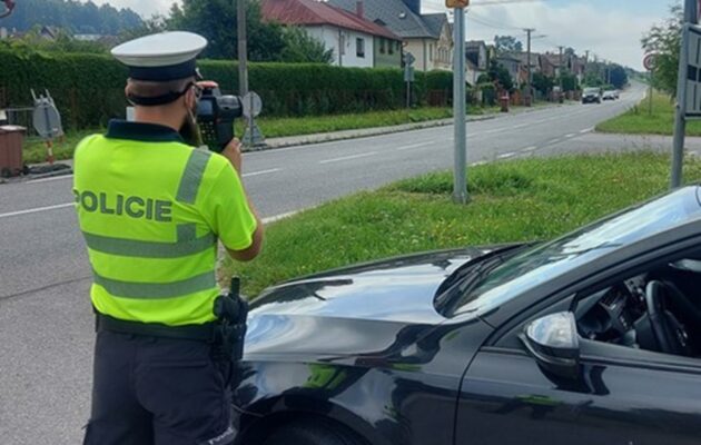 Opilá řidička se řítila Hradcem rychlostí blesku, nadýchala 1,6 promile