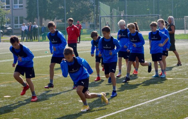 Při tréninku pomáhají GPS vesty, dron i diagnostické přístroje