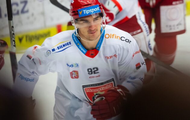 Hradečtí vezou z Vítkovic dva body, prodloužení rozhodl Šťastný