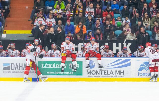 Nejdelší duel extraligy a hradecký smutek. Lakatoš poslal sérii do Ostravy