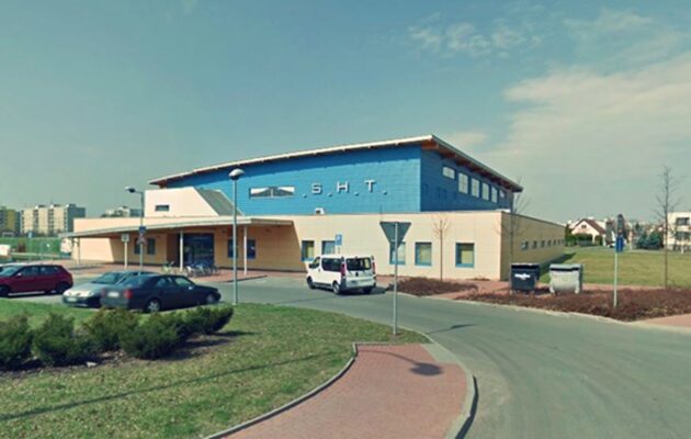 Hrubá stavba sportovní haly v Hradci Králové bude hotová do zimy
